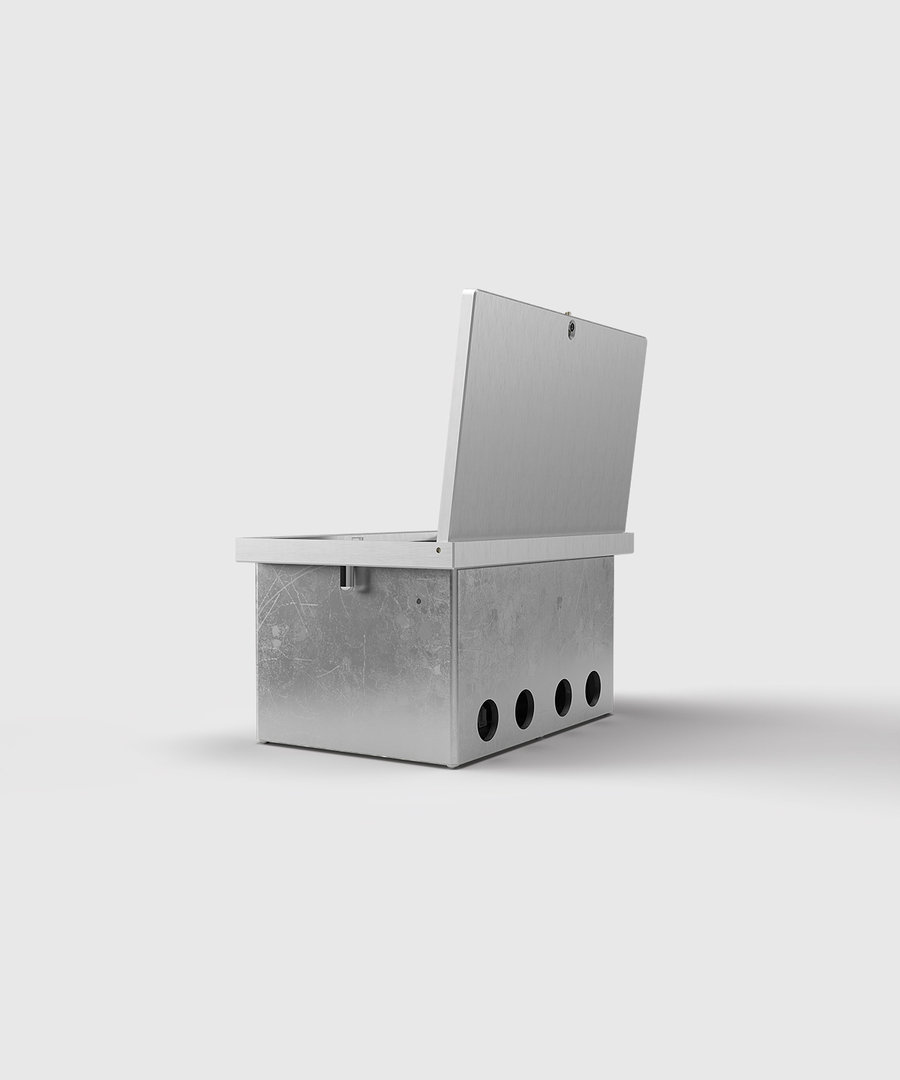 8308A Floor socket made of solid cast aluminum with lid to lay on IP65
